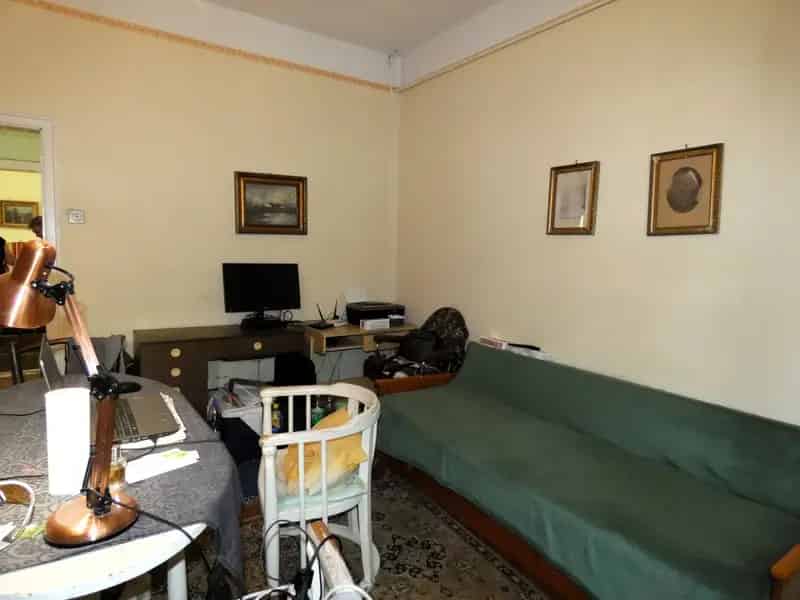 80 5 m2 3 szobás felújítandó ház garázzsal és fúrt kúttal