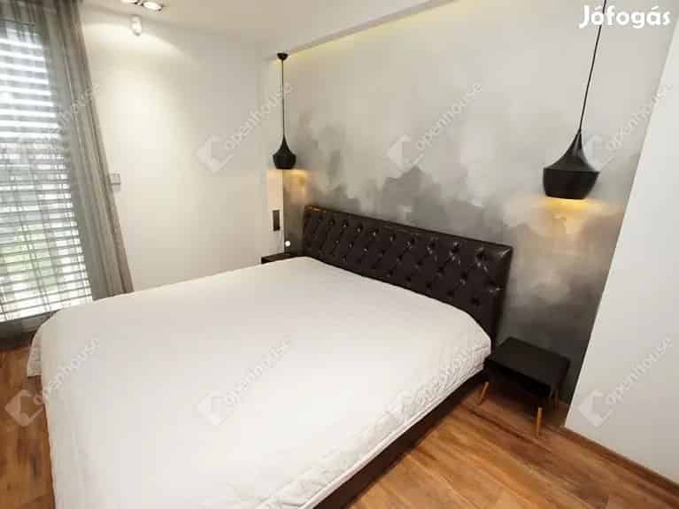Exkluziv Penthouse Lakas Elado Oreghegyen Szekcsfehervar