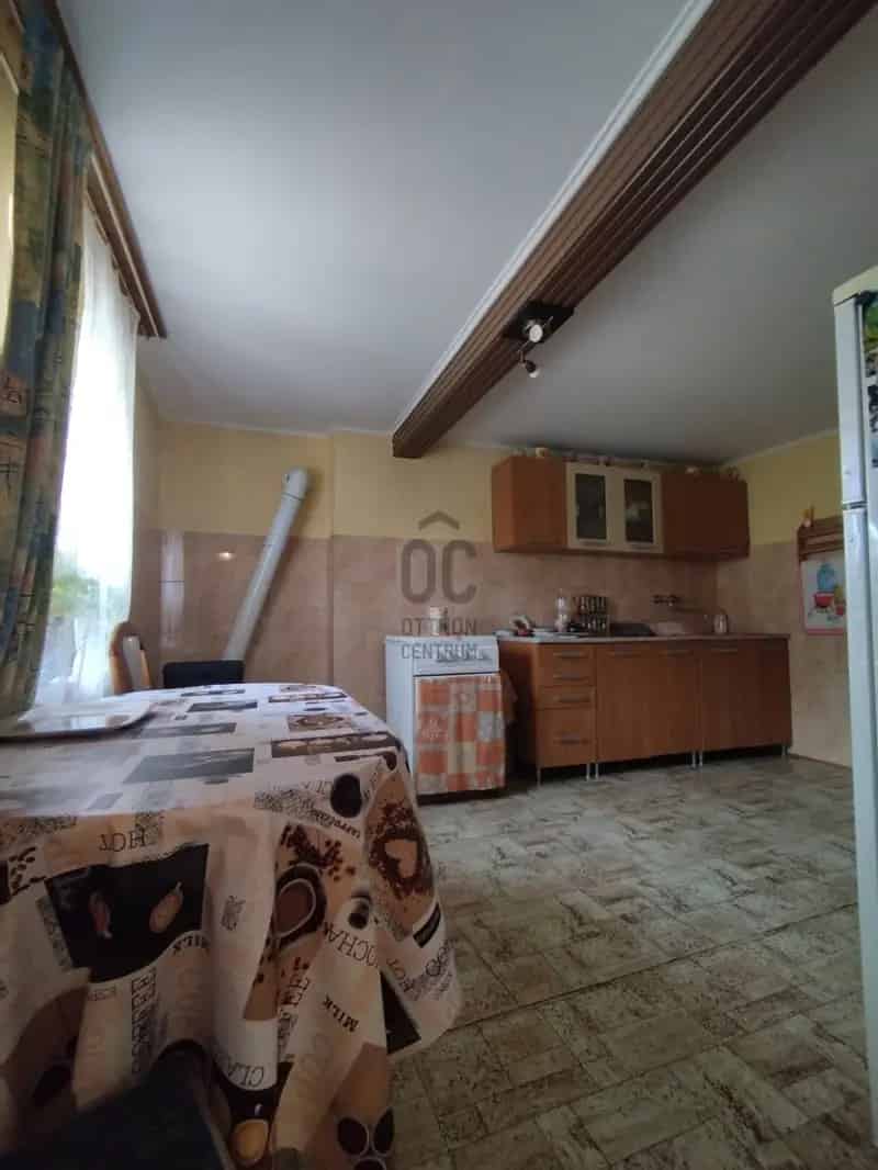 Nagykőrös családi ház eladó - 68 m² - kerttel - garázzsal