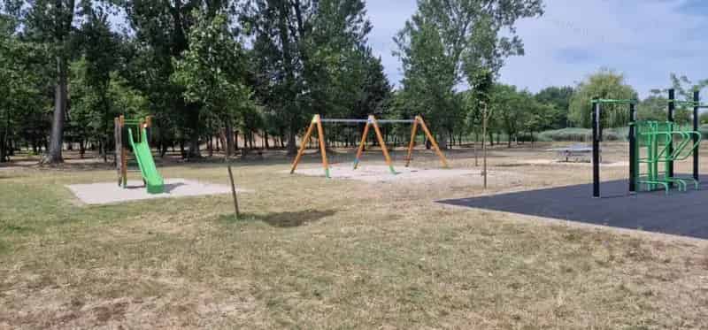 Cegléd közeli 777 m2-es építési telek eladó