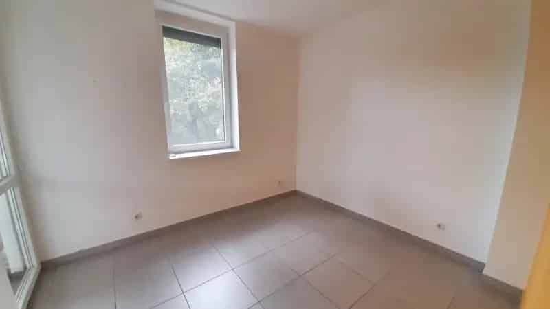 Újhegyi 159 nm-es Iroda 3 Szinttel Kerttel Parkolóval