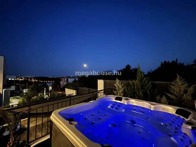 Madarhegy Luxus Ikerhaz Elado 3 Szoba Panoramas Terasz