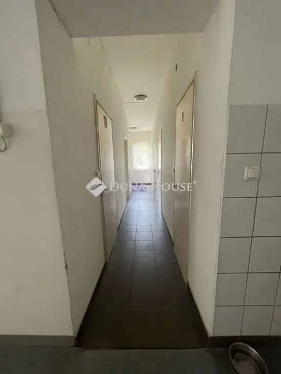 Domonyi felújított parasztház vállalkozáshoz és otthonra