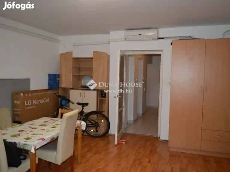 Debrecen Egyetem közelében 71 nm-es 3 szobás lakás eladó