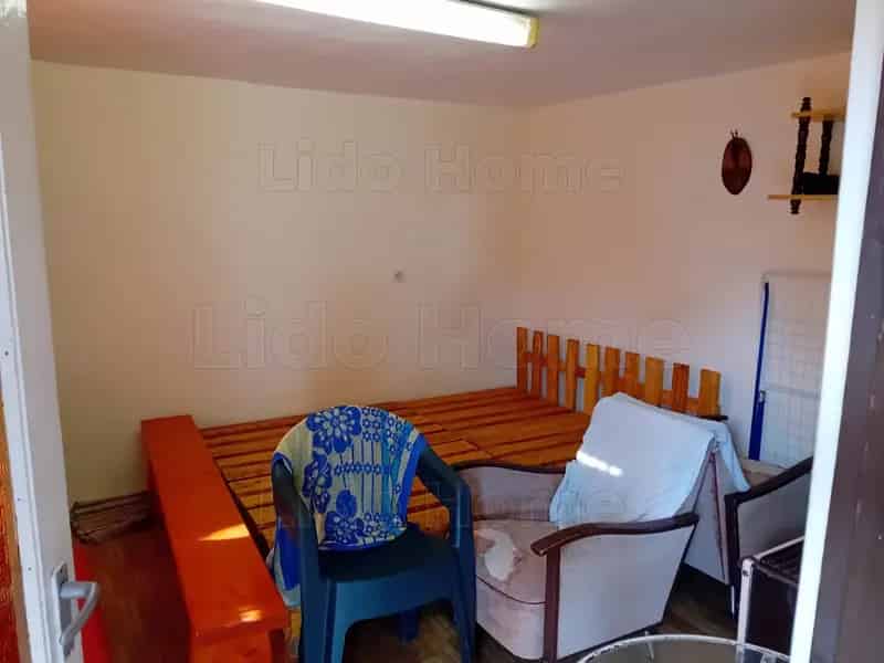 Lovasi pinceépület eladó 8789m2 telken