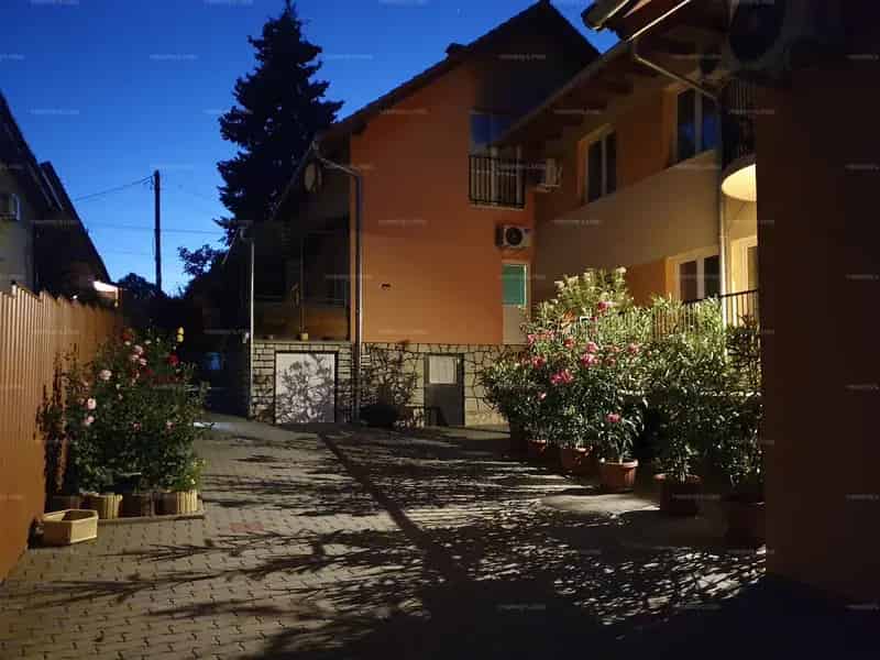 Siófoki Belvárosi Panzió Eladó - 15 Szoba Medencével