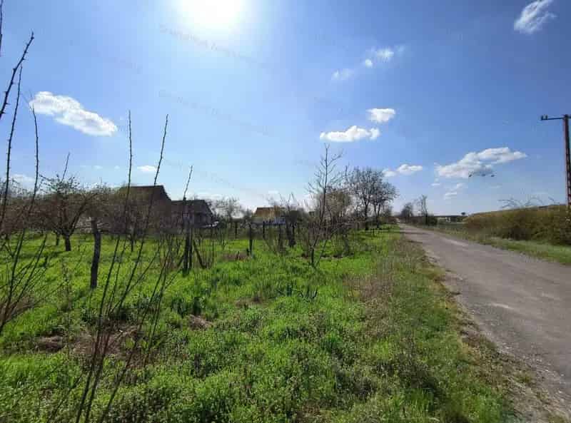 837 nm-es zártkert eladó Törökszentmiklóson