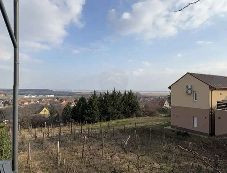 Velencei-tó Panorámás Telek Pákozdon - Befektetésnek és Otthon Építésére Ideális