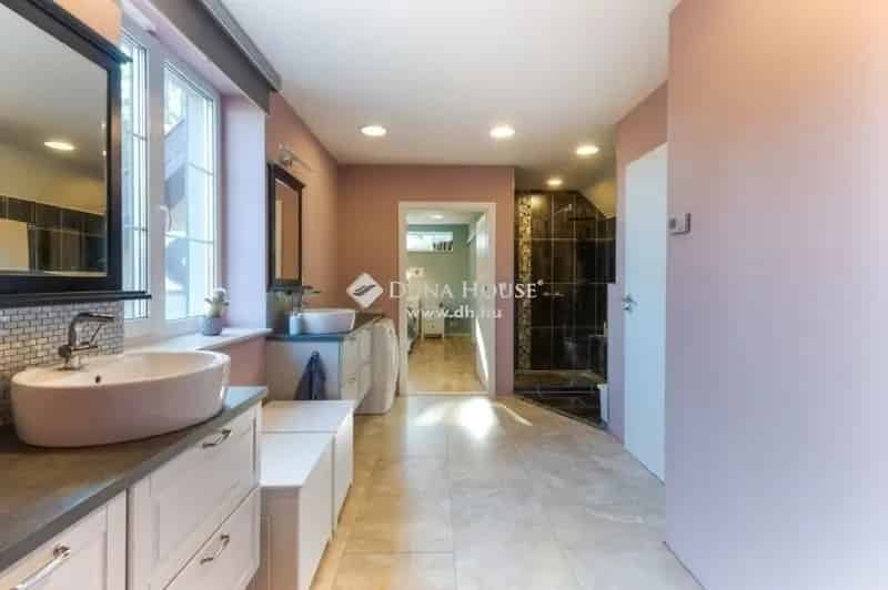 Gödön eladó 186 m2-es 5 szobás családi ház
