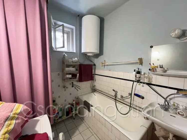 Csornán eladó 70 m2-es szigetelt családi ház 1600 m2-es telken
