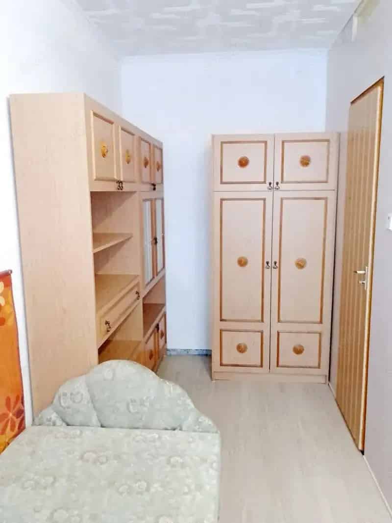 Budapest 15 kerulet Panlakas Szoba Kiado Nemdohaanyzo Lanynak