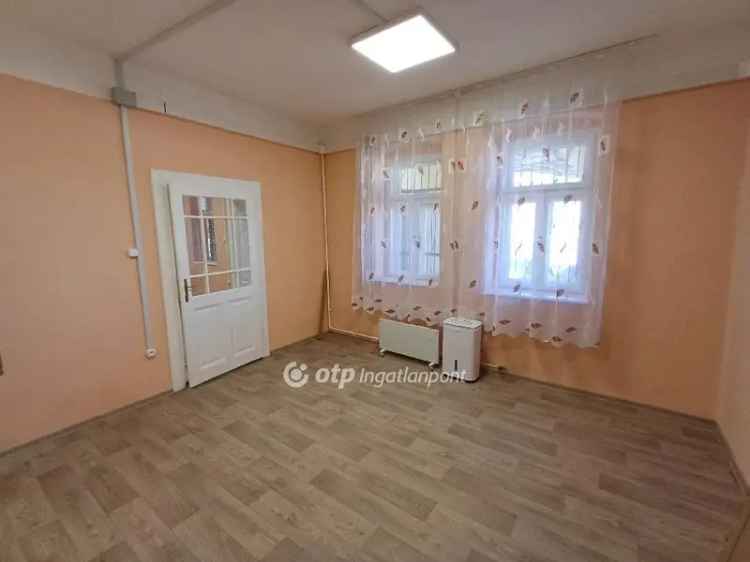 Felújított családi ház Sirokon CSOK-kal