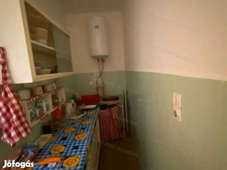 Jászszentandrás 98m2 3 szobás 2 szintes nyaraló eladó