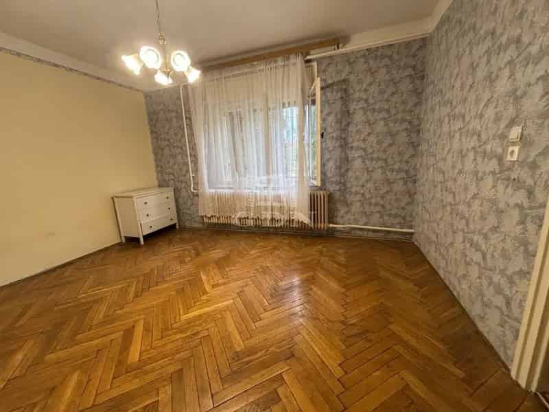 Kiadó családi ház Komáromban 160nm nappali + 4 szoba