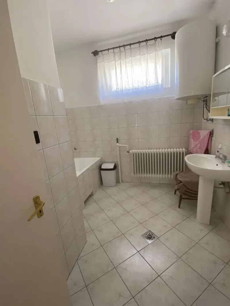 Pápai családi ház eladó 2 generációnak is alkalmas
