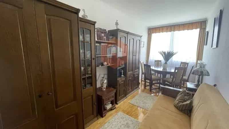 Pécs Kertváros 3 szobás felújított lakás eladó panorámával