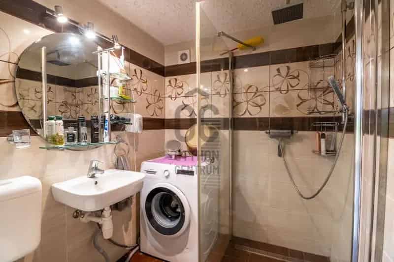 Hőgyész 35m2-es felújított ház eladó 2402m2-es telken