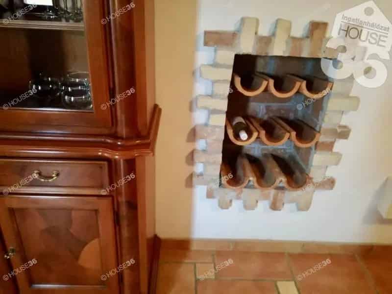 700m2-es családi ház Kerekegyházán 4000m2-es telekkel