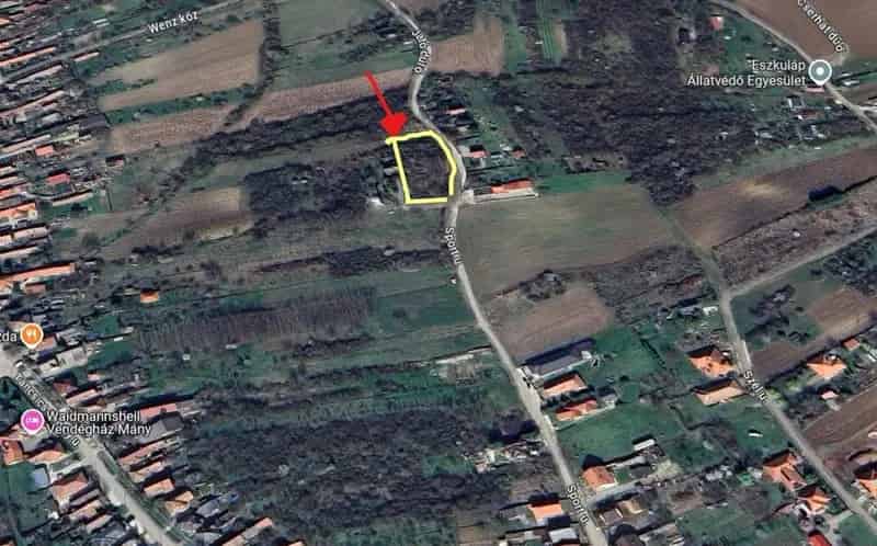 2042 m2-es Saroktelek Eladó Külterületen