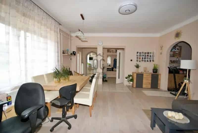 XX Kerulet Ikerhaz Elado 180 m2 Beépíthető Tetőtérrel