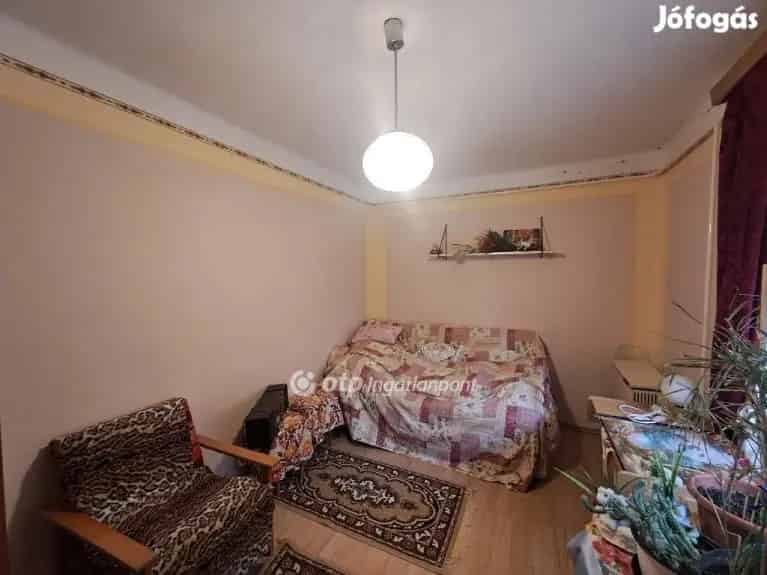 Felújítandó családi ház Kisújszálláson 69 3nm 1081nm telekkel