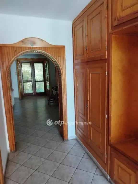 170 nm-es kétszintes családi ház Eger-Pásztorvölgyben
