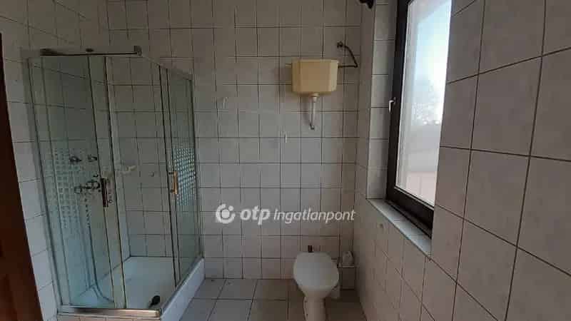 Balatonlellei telek 650 m2-es üdülővel eladó
