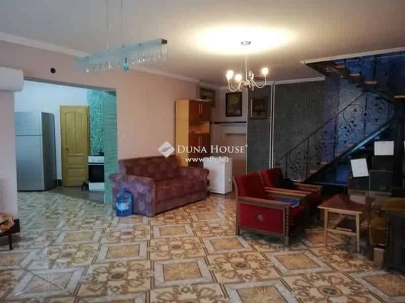 260 m2-es 5 szobás családi ház Hejőcsabán