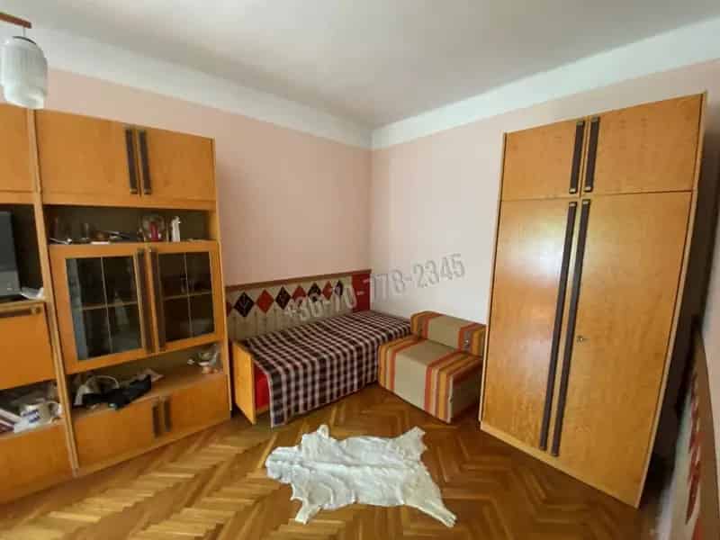 Békéscsaba Belváros - Saját Udvar Garázs - 95nm-es Házrész