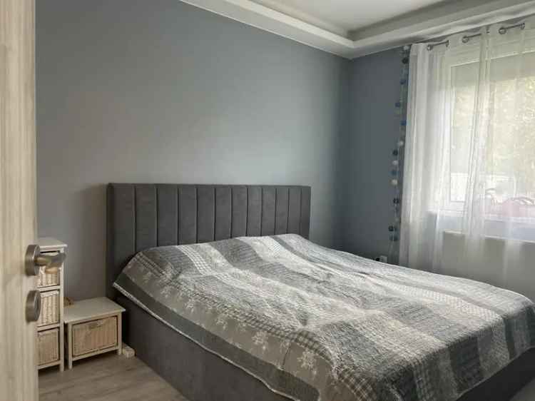Ház Kiadó , Szigethalom, Közép-Magyarország