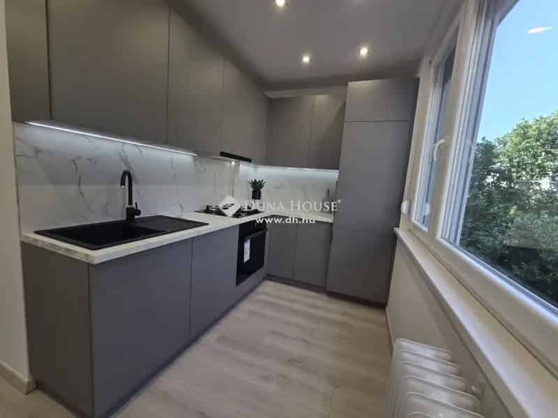 Debrecen 54 nm 3 szobás felújított lakás eladó