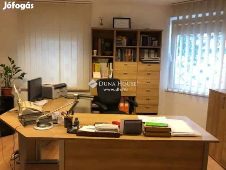 Eladó Üzlethelyiség Szentlőrinc 175m2 Parkolóval