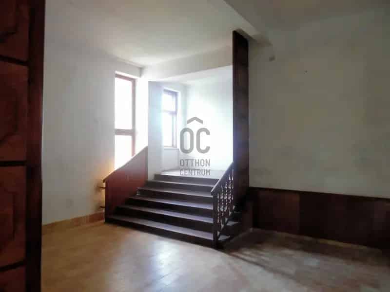 Üzleti célú Kiadó , Budapest, Közép-Magyarország