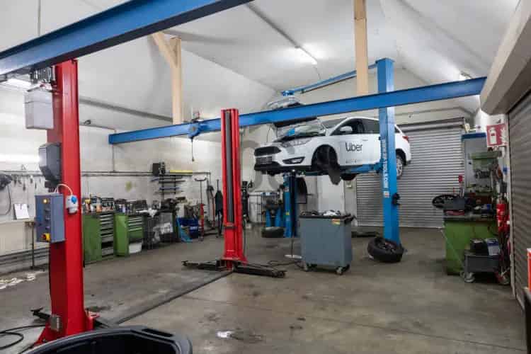 Fertőszéplaki eladó telephely lakással auto szerviznek alkalmas