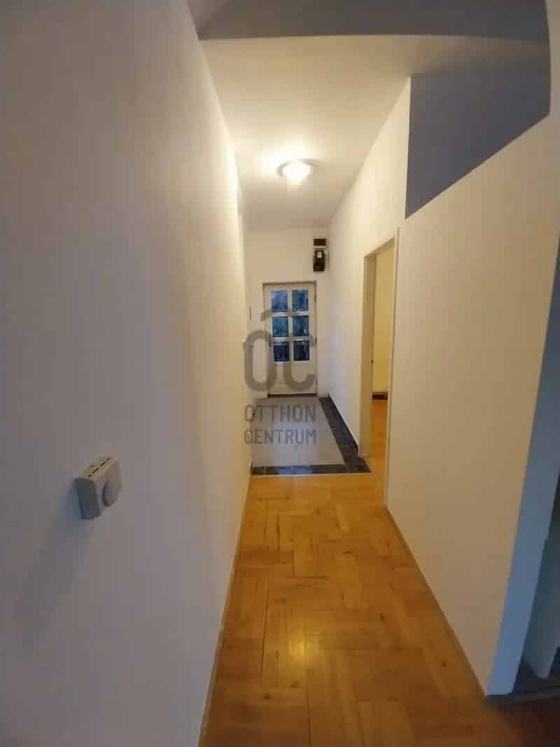Diósdi háromgenerációs családi ház eladó két külön lakásként is