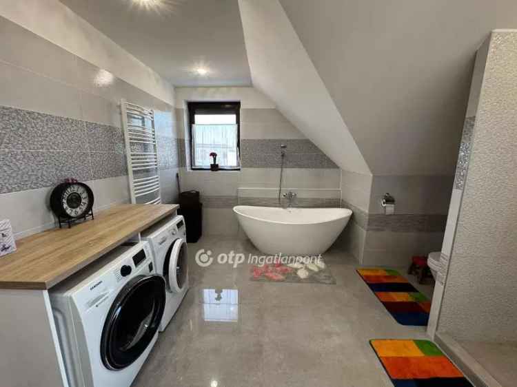 Debreceni Luxus Családi Ház Eladó 874m2-es Telken