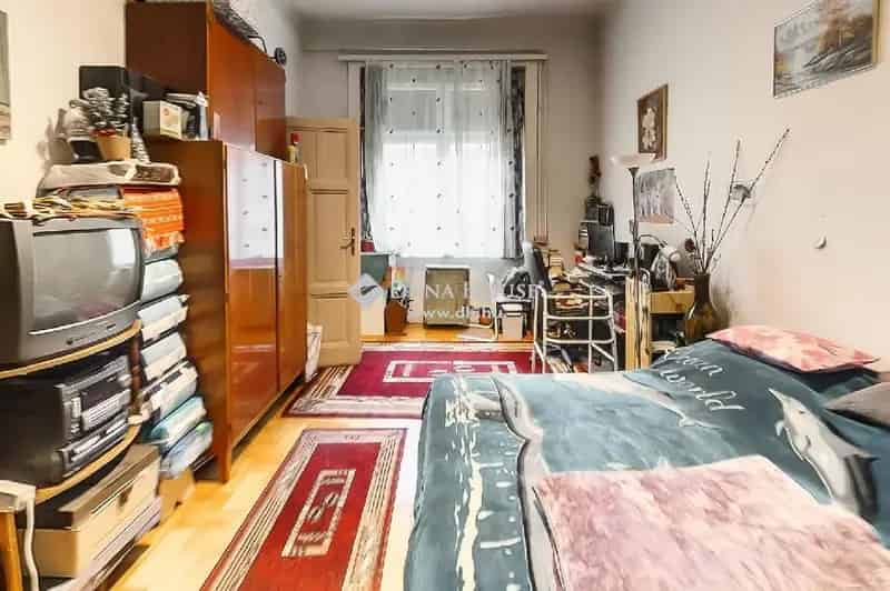 Lakás Eladó , Bezerédj utca, Budapest, Közép-Magyarország