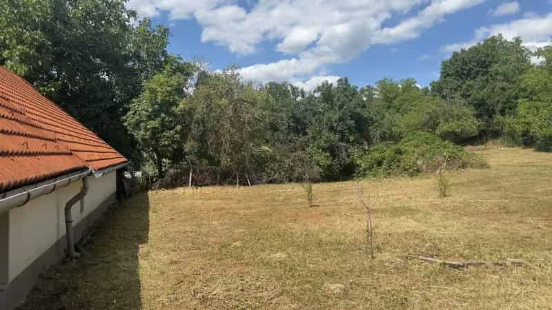 2048 m2-es építési telek Dörgicsén a Balaton közelében