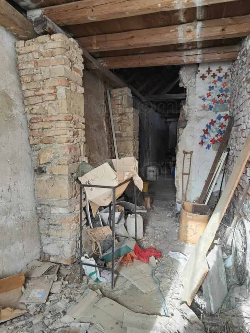 Mรกrkói еріtйsi Telek Eladó - Hбz Pajtбval