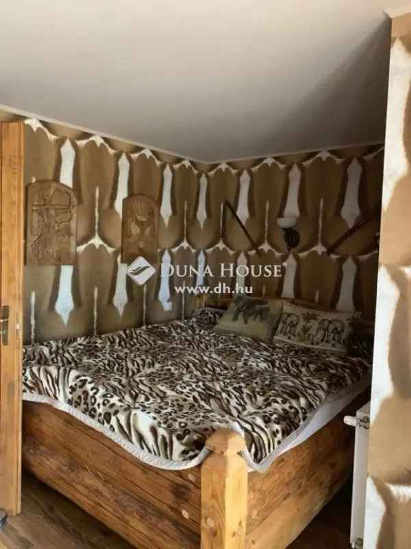 Majosháza Vízparti Luxuscsaládi ház Eladó
