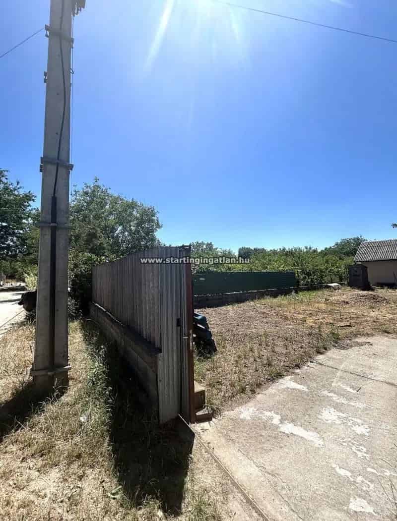 Fót külterületi telek eladó ipari árammal és csarnokkal