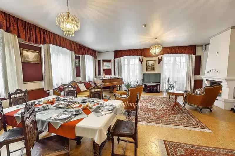 500 nm-es Villa Szadán - 2000 nm-es Telken - Medencével