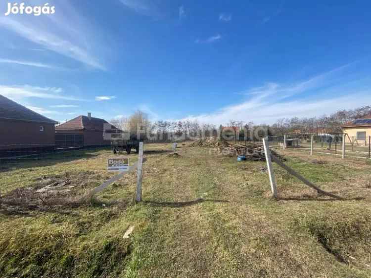 Telek eladó Jászdózsa csendes részén 1484 nm