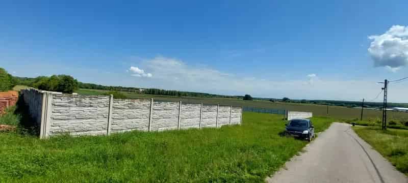 Dombóvár 4331 nm-es telek eladó - víz villany gáz fúrt kút