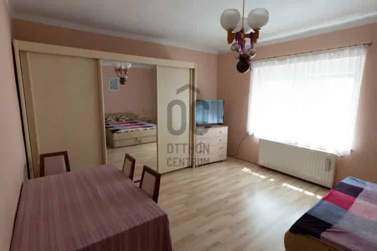 Pécs Nagyárpád Családi ház eladó 3 szoba 3 garázs napelem