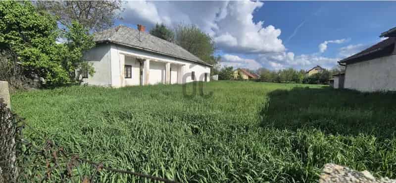 Poroszlói eladó telek 1513 nm - Lakóövezet - Vízpart közel