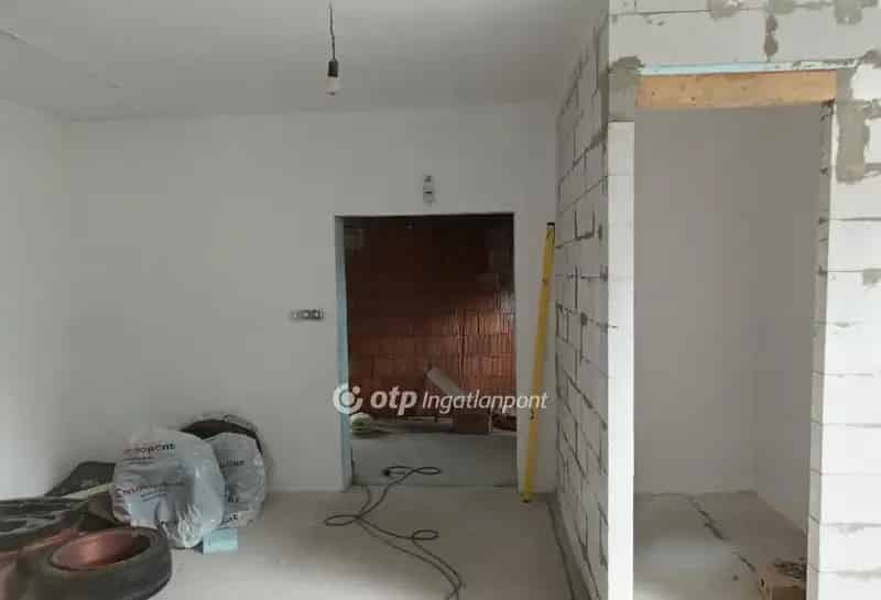 Forráskút 4 szobás családi ház eladó 200 m2 garázzsal