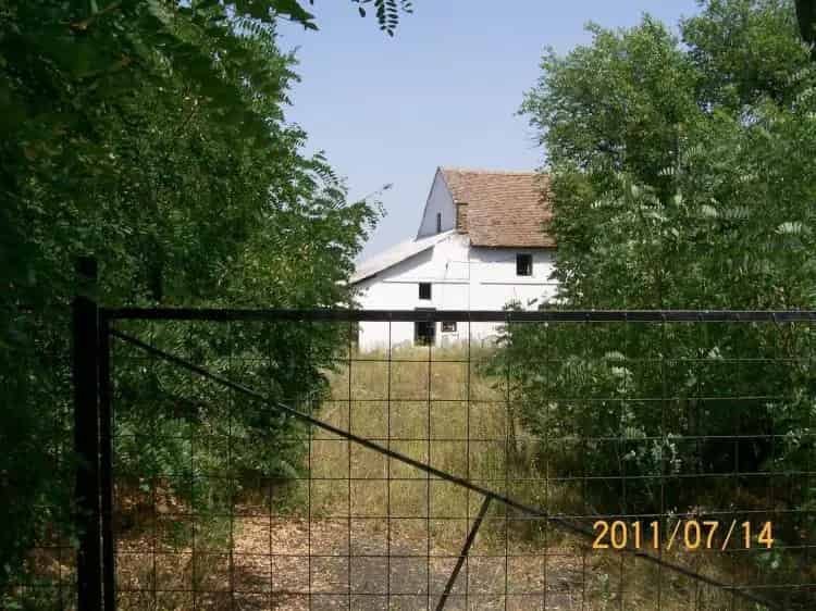 Vidéki ház eladó Orosháza - 11 szobás, 6844 m2 telekkel