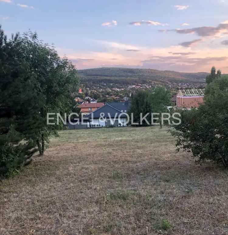 Eladó telek Nagykovácsiban panorámás elhelyezkedéssel