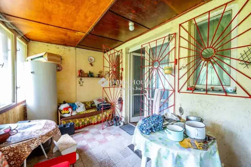 Felujítandó hétvégi ház Remeteszőlősön 896m2-es telken